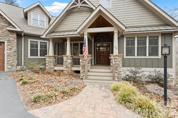 $1,375,000 | 719 Overlook Drive, Flat Rock, NC 28731