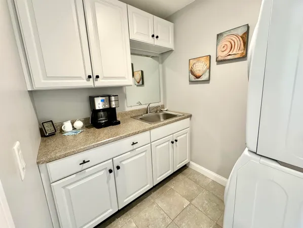 $1,895,000 | 562 Nashua Street, Seabrook, NH 03874