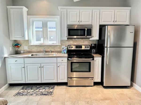 $1,895,000 | 562 Nashua Street, Seabrook, NH 03874