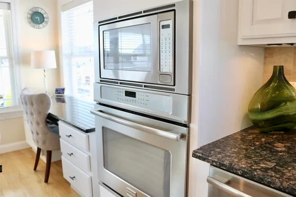 $1,895,000 | 562 Nashua Street, Seabrook, NH 03874