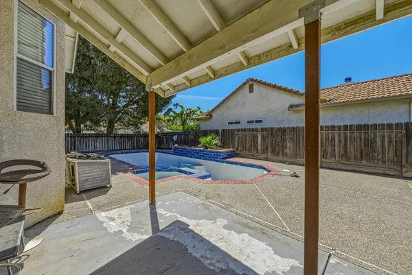 a house view with a outdoor space