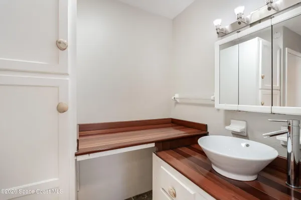 $1,300 | 390 West Cocoa Beach Causeway, Unit 244, Cocoa Beach, FL 32931