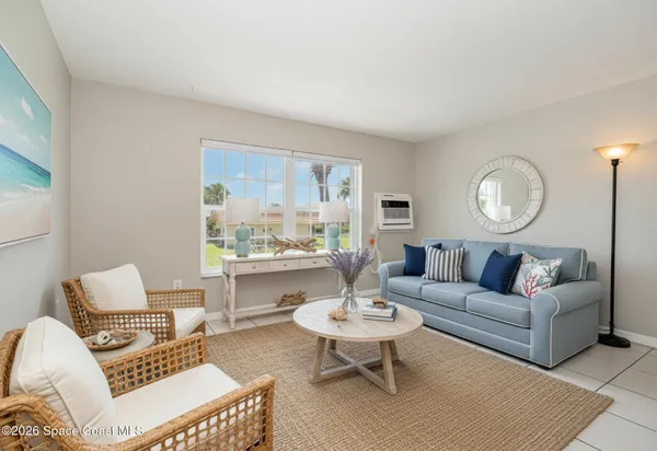 $1,300 | 390 West Cocoa Beach Causeway, Unit 244, Cocoa Beach, FL 32931