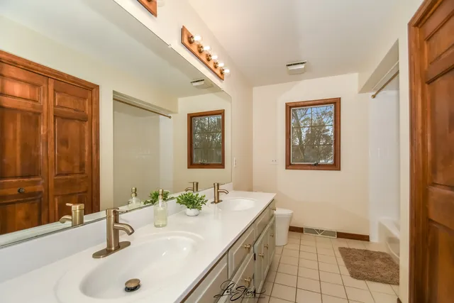 $649,999 | 55 Oak Creek Drive, Yorkville, IL 60560