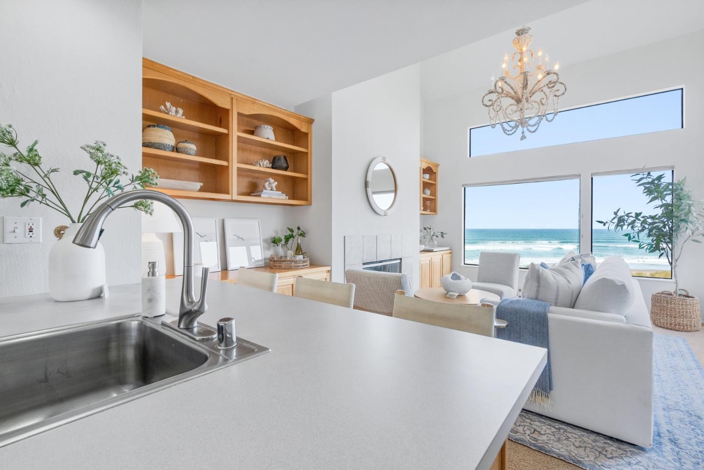 101 Shell Road, Unit 271 Watsonville, CA 95076 - Photo 19 of 43 a living room with furniture and a large window