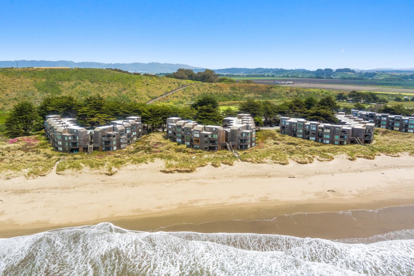 101 Shell Road, Unit 271 Watsonville, CA 95076 - Photo 42 of 43 a view of a lake with a mountain