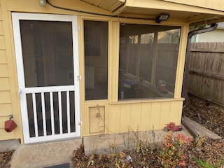 7001 Twin Crest Drive Austin, TX 78752 - Photo 9 of 14 a view of a small door