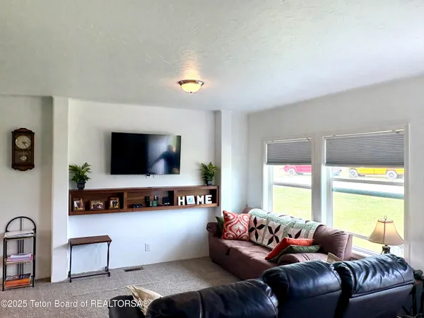 $739,000 | 36 Ruckus Road, Freedom, WY 83120