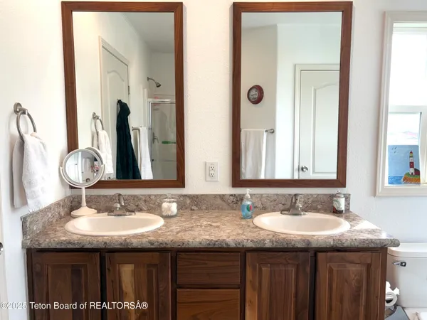 $739,000 | 36 Ruckus Road, Freedom, WY 83120