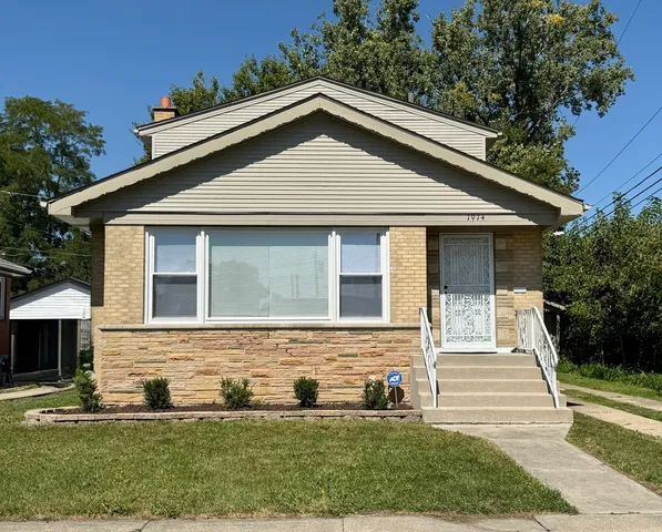 $299,900 | 1914 West 108th Place, Chicago, IL 60643