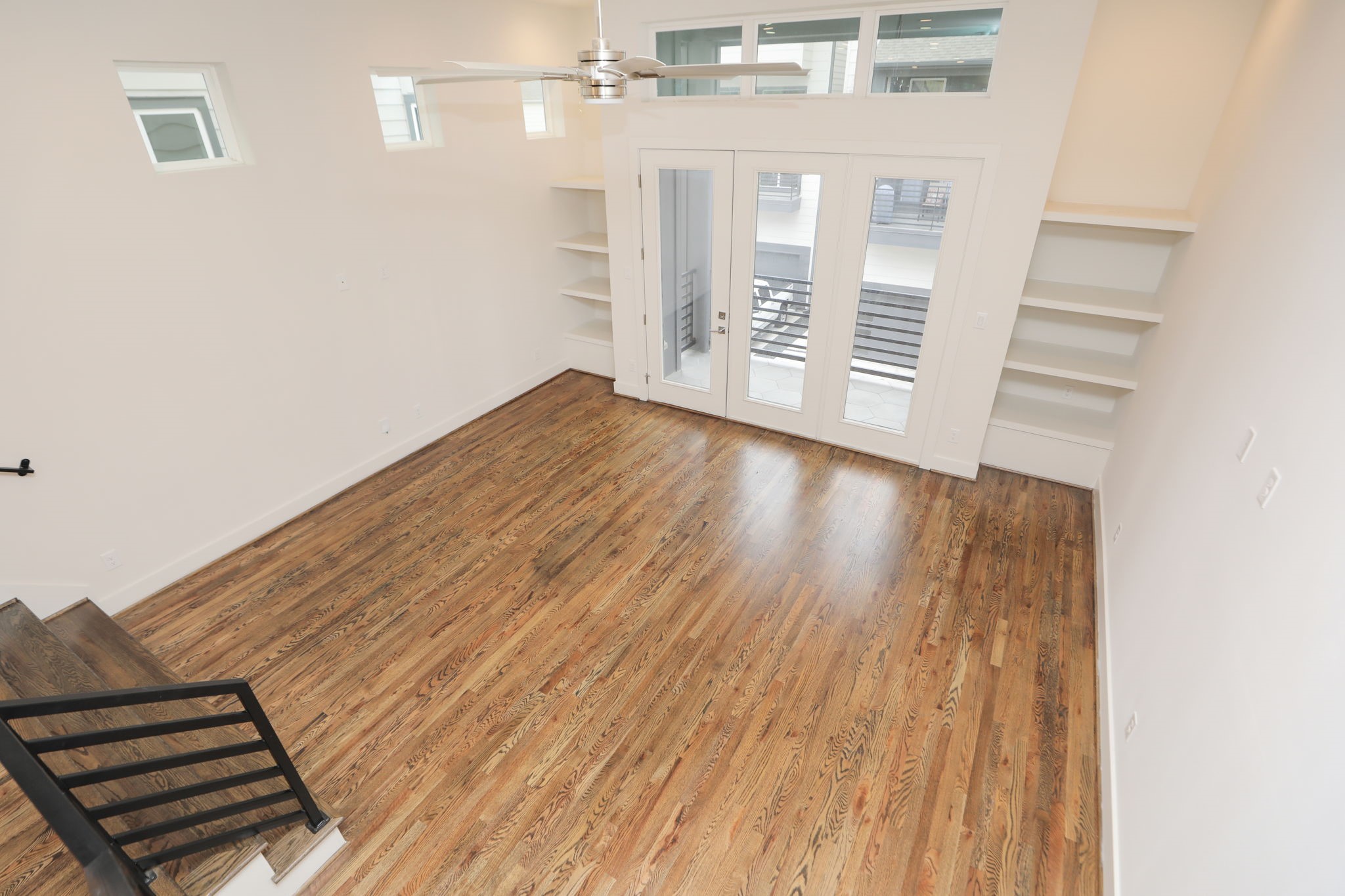 1537 West 24th Street, Unit C Houston, TX 77008 - Photo 31 of 34 wooden floor in an empty room