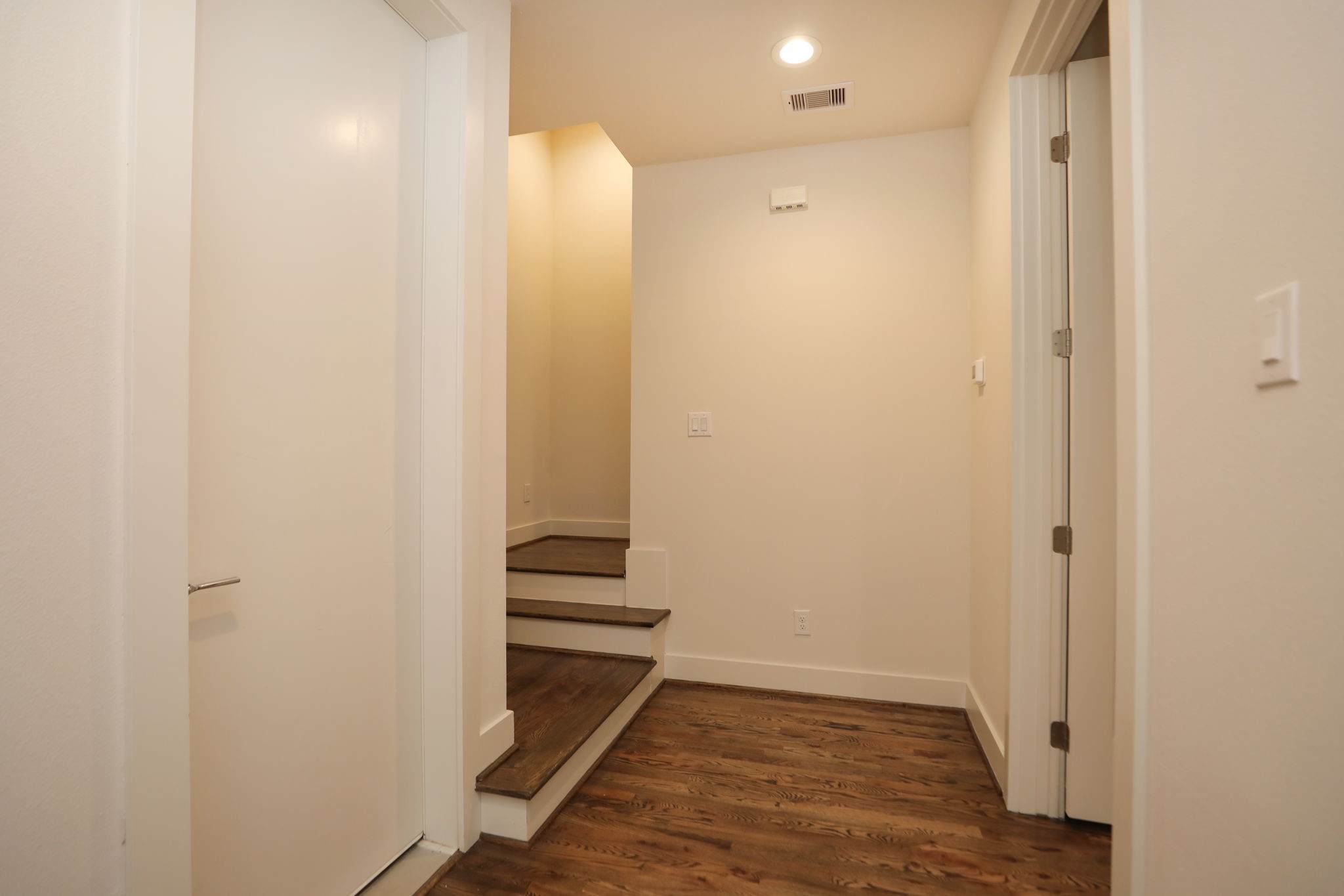 1537 West 24th Street, Unit C Houston, TX 77008 - Photo 4 of 34 a view of room with wooden floor