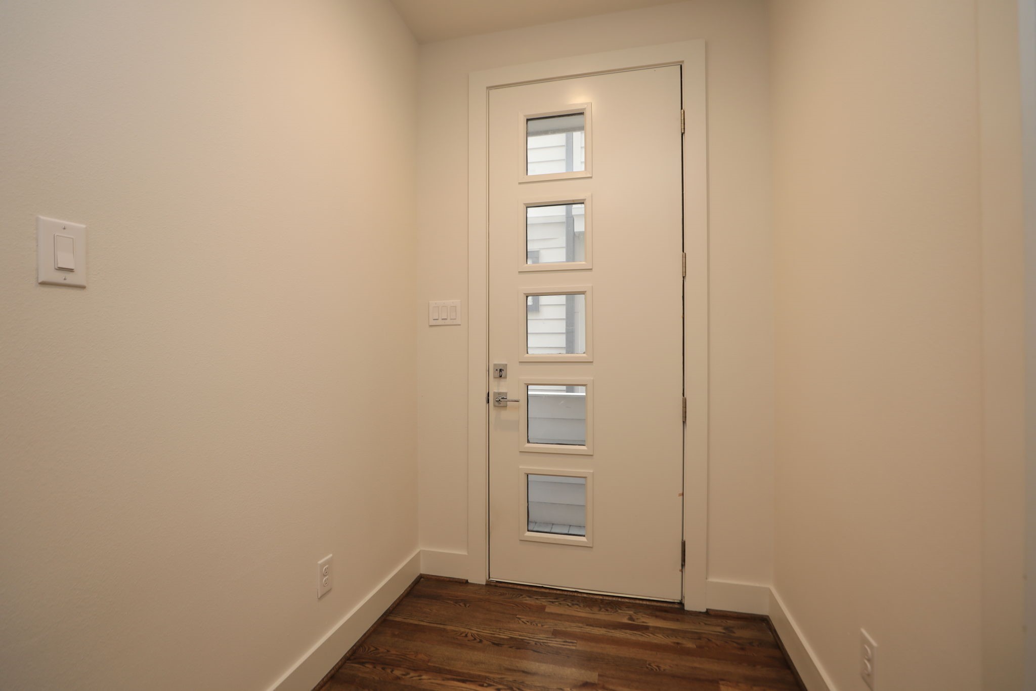 1537 West 24th Street, Unit C Houston, TX 77008 - Photo 5 of 34 a view of empty room