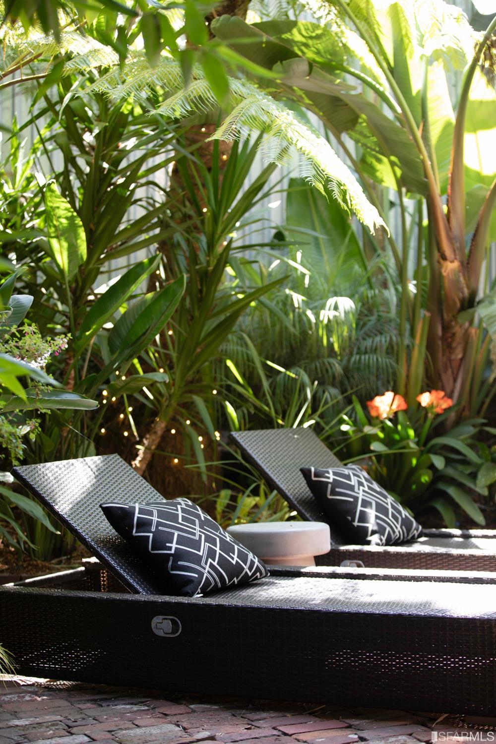 275 Shipley San Francisco, CA 94103 - Photo 23 of 95 a view of a house with a street