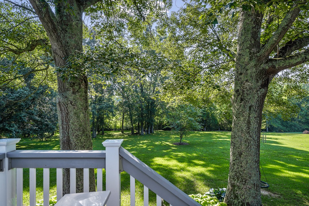 245 Faith-Rae Boulevard Morrison, TN 37357 - Photo 24 of 55 a view of a garden from a balcony