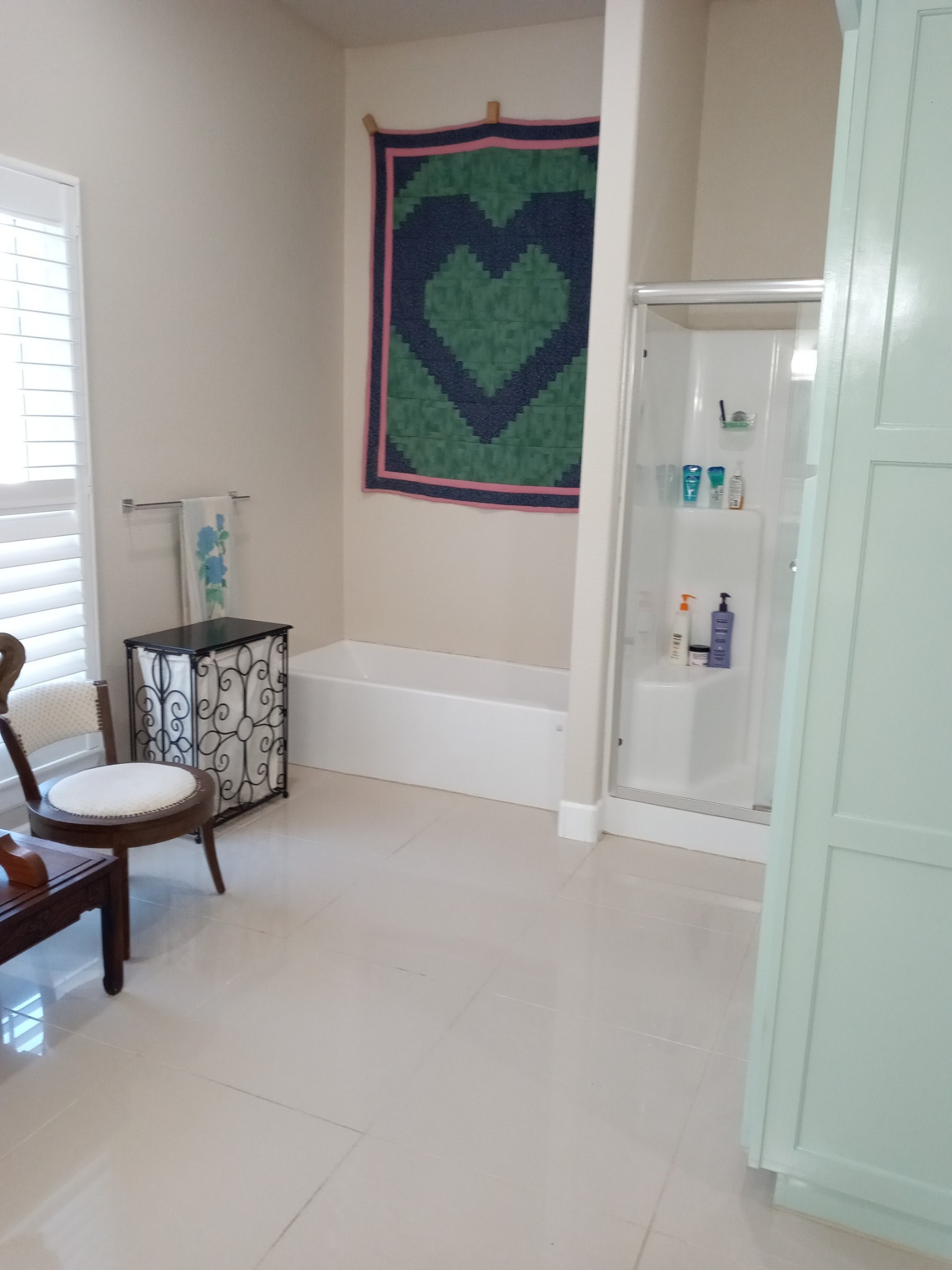 652 Timber Ridge Drive Lexington, TN 38351 - Photo 5 of 28 a view of a hallway with a livingroom and furniture