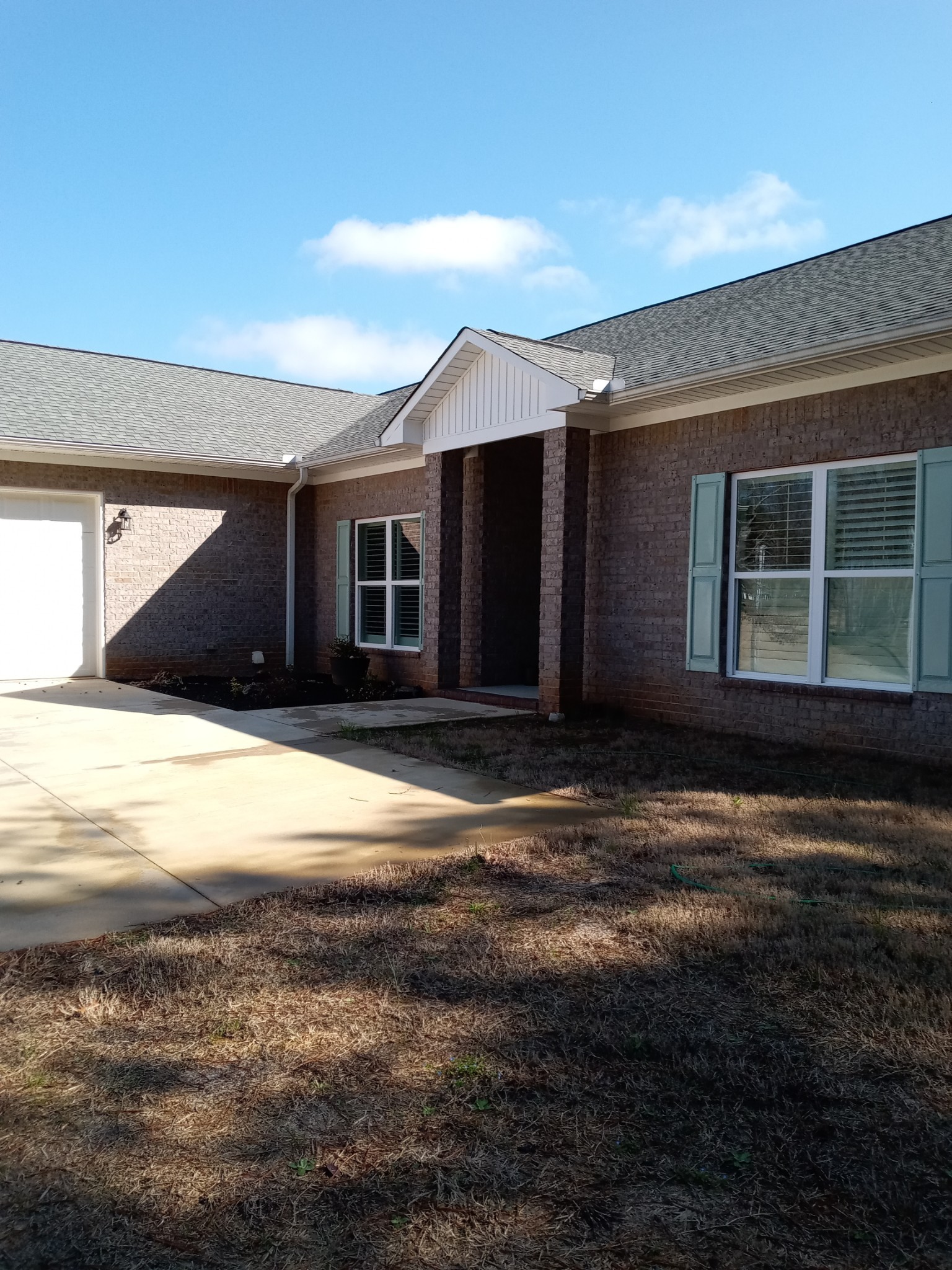 652 Timber Ridge Drive Lexington, TN 38351 - Photo 9 of 28 a view of a house with a yard