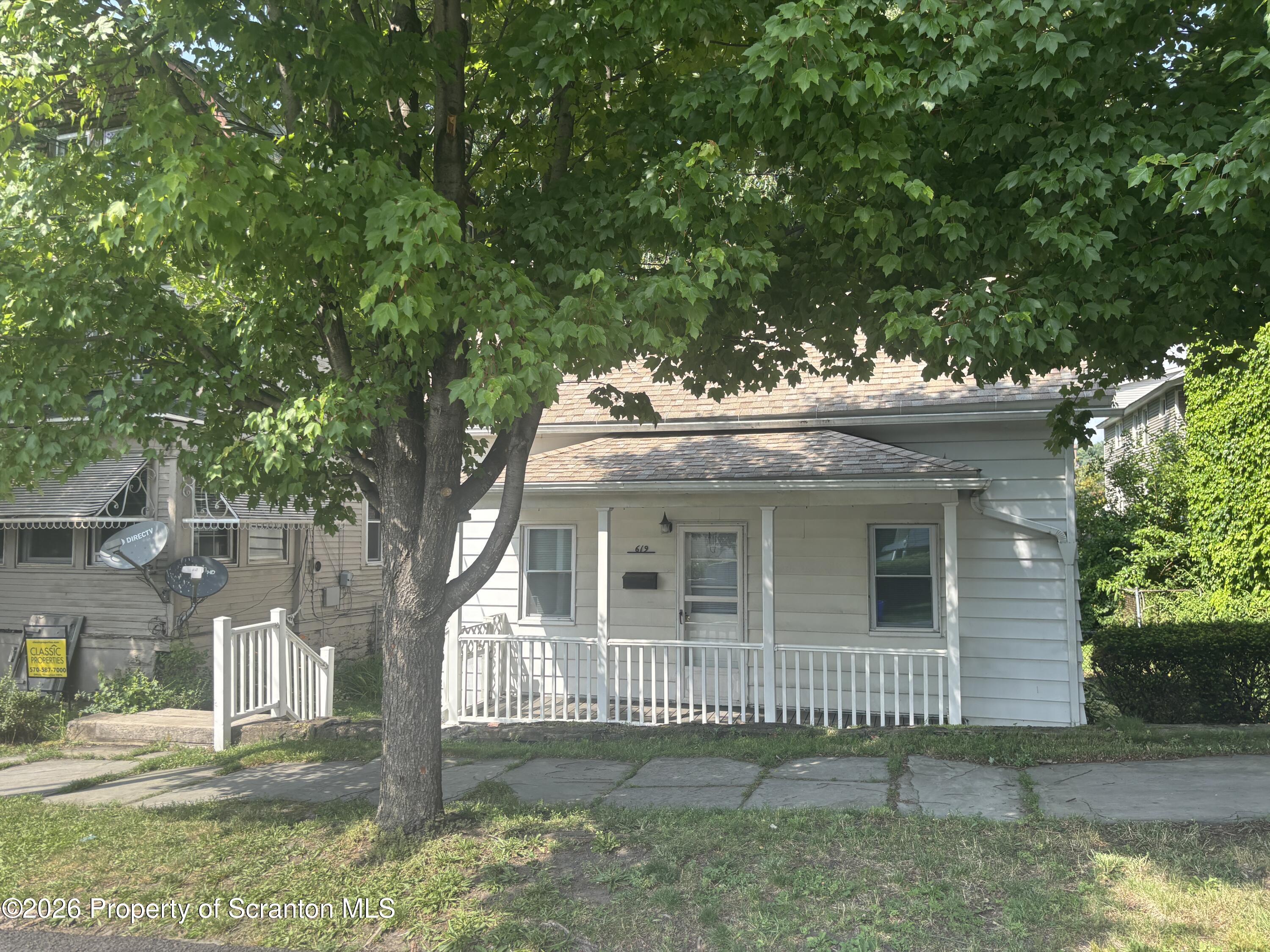 619 Hemlock Street Scranton, PA 18505 - Photo 1 of 26 IMG_9604