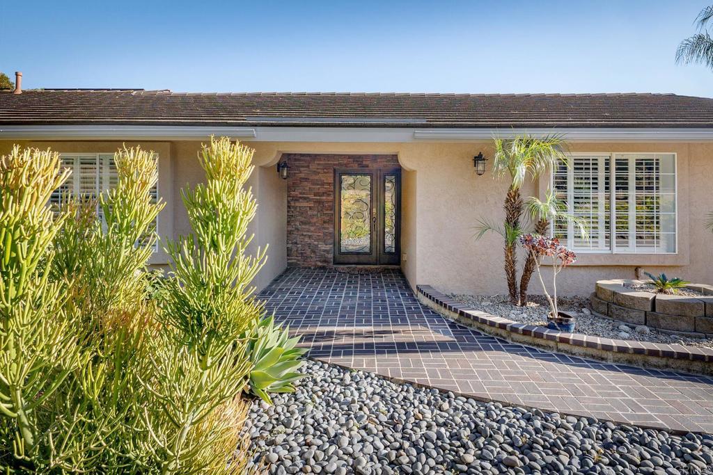 15420 Sierra Grande Road Valley Center, CA 92082 - Photo 4 of 40