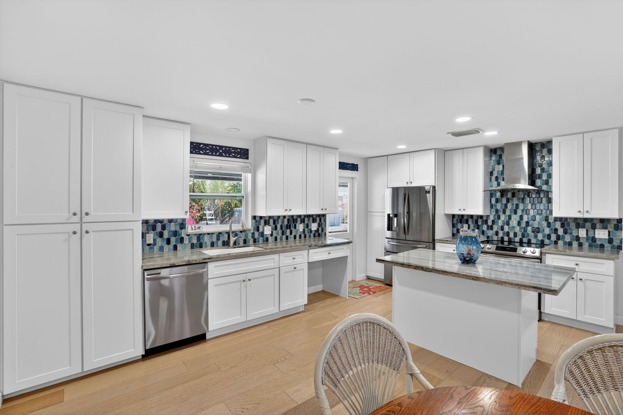 40 Transylvania Avenue Key Largo, FL 33037 - Photo 24 of 53 Kitchen