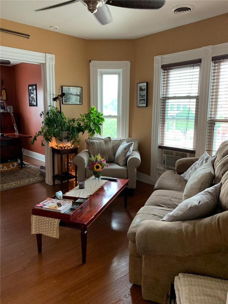 188-190 Charlotte Street, Unit 188 Rochester, NY 14607 - Photo 45 of 46 188 Up Living Area