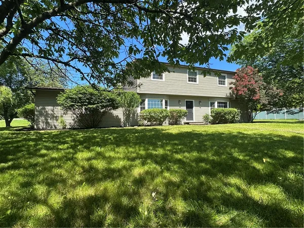 $324,900 | 722 White Springs Drive, Geneva Town, NY 14456