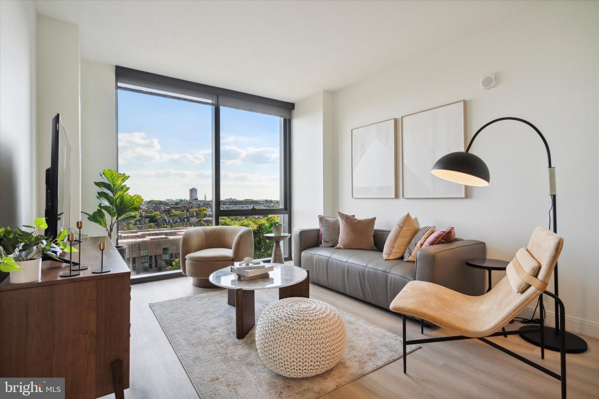 1-5 Dock Street, Unit 1707 Philadelphia, PA 19106 - Photo 2 of 44