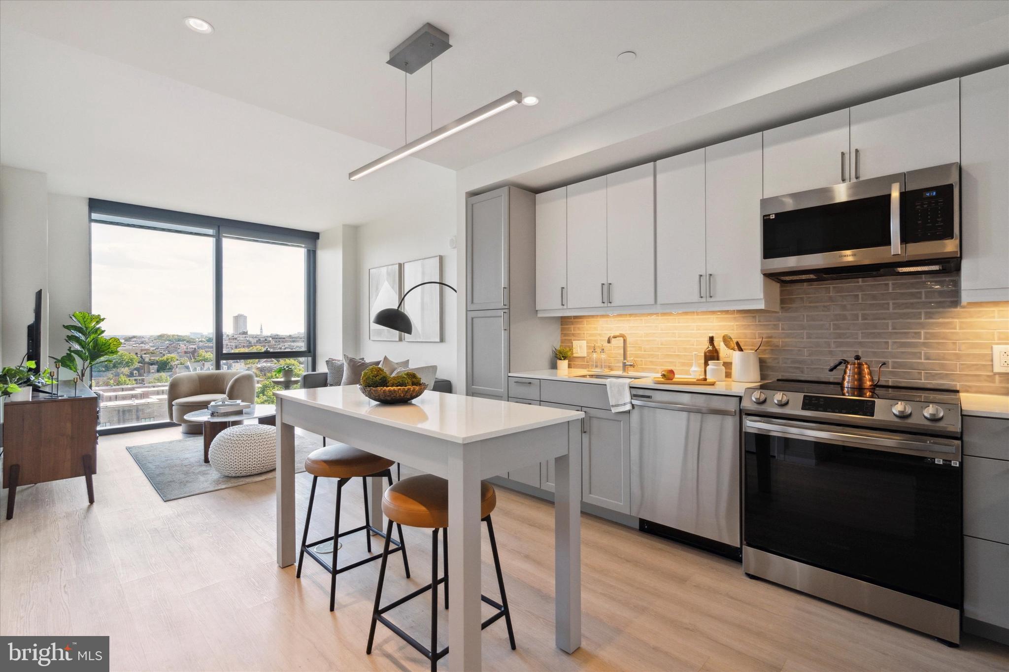 1-5 Dock Street, Unit 1707 Philadelphia, PA 19106 - Photo 4 of 44