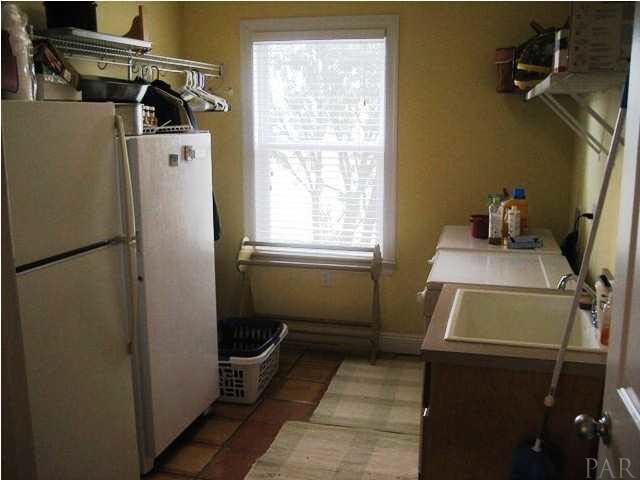 2060 Stallion Road Cantonment, FL 32533 - Photo 16 of 24 LAUNDRY ROOM WITH DEEP SINK AND PLENTY OF ROOM