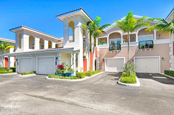 a front view of house with yard