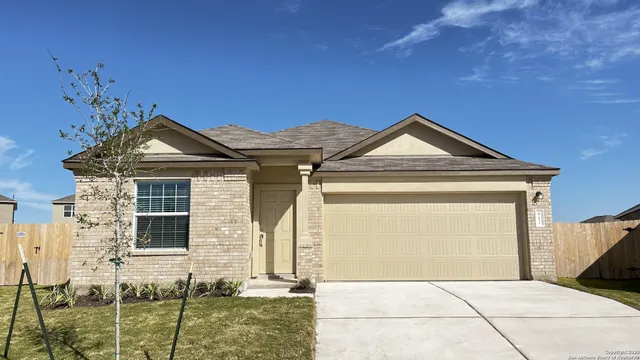 $2,100 | 612 Waterway Avenue, Hutto, TX 78634
