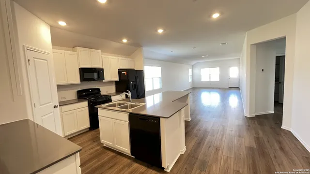 $2,100 | 612 Waterway Avenue, Hutto, TX 78634