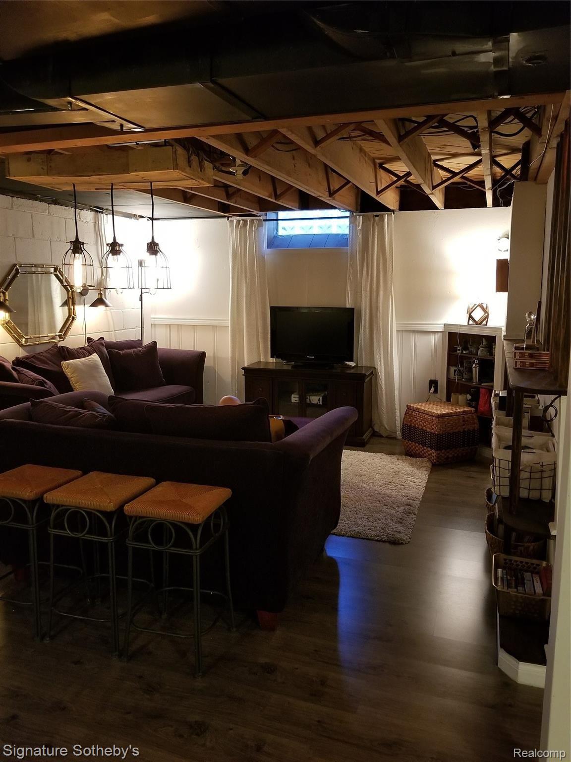 1950 Dorothea Road Berkley, MI 48072 - Photo 32 of 41 basement-tv-active.jpg