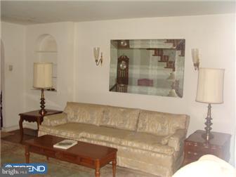 329 Wiltshire Road Upper Darby, PA 19082 - Photo 4 of 12 Living Room