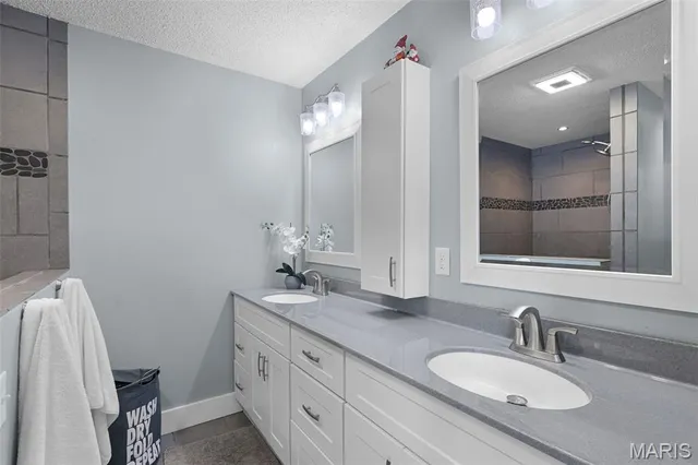 $485,000 | 1366 Biscay Drive, Edwardsville, IL 62025