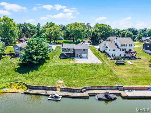 $485,000 | 1366 Biscay Drive, Edwardsville, IL 62025