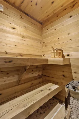 $485,000 | 1366 Biscay Drive, Edwardsville, IL 62025