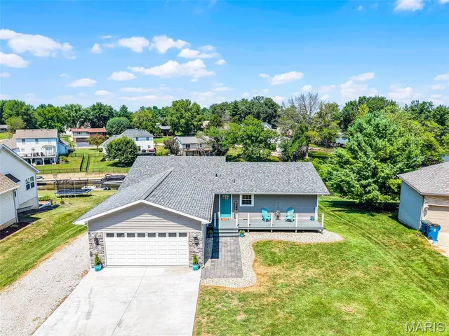 $485,000 | 1366 Biscay Drive, Edwardsville, IL 62025
