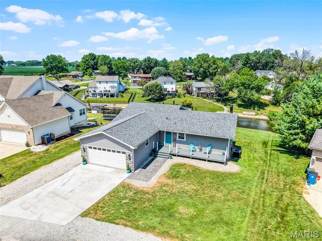 $485,000 | 1366 Biscay Drive, Edwardsville, IL 62025