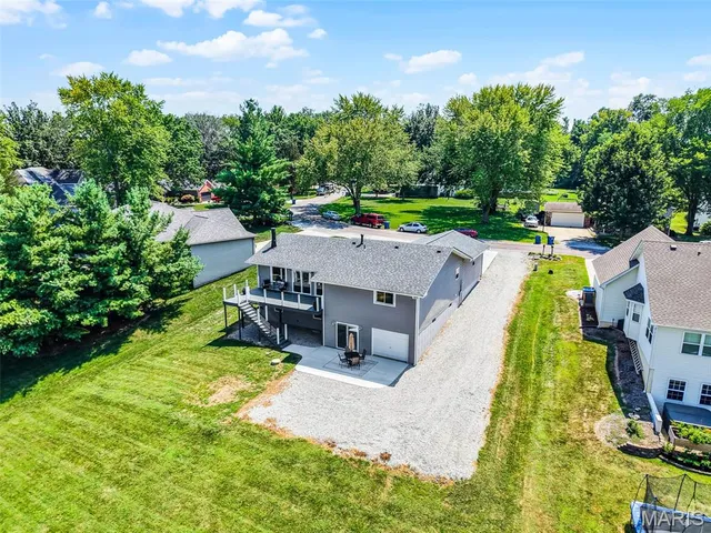 $485,000 | 1366 Biscay Drive, Edwardsville, IL 62025