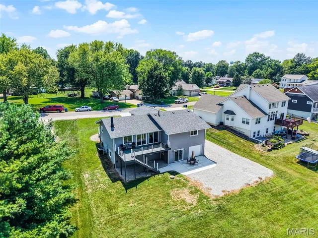 $485,000 | 1366 Biscay Drive, Edwardsville, IL 62025