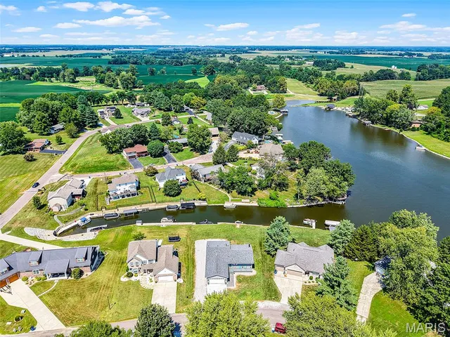 $485,000 | 1366 Biscay Drive, Edwardsville, IL 62025