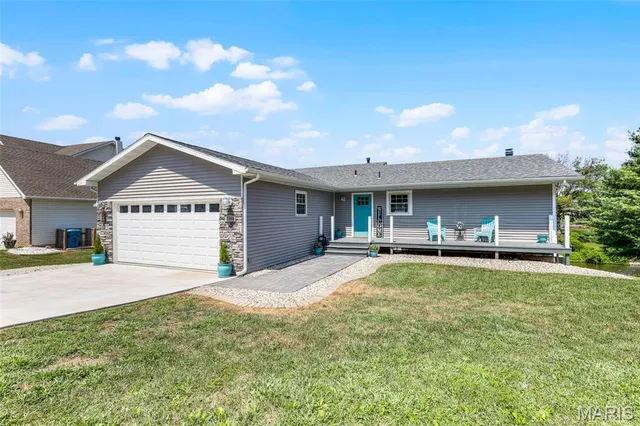 $485,000 | 1366 Biscay Drive, Edwardsville, IL 62025