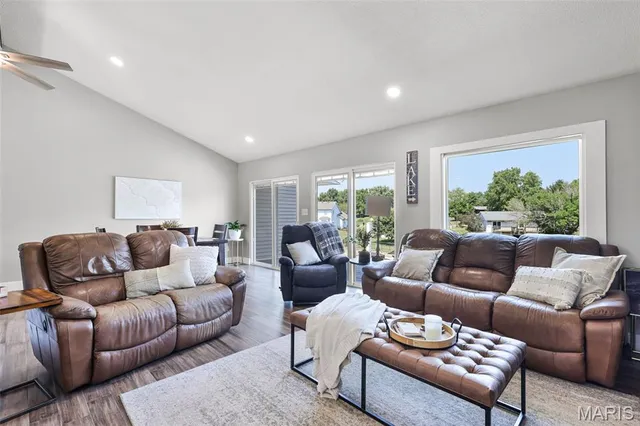 $485,000 | 1366 Biscay Drive, Edwardsville, IL 62025