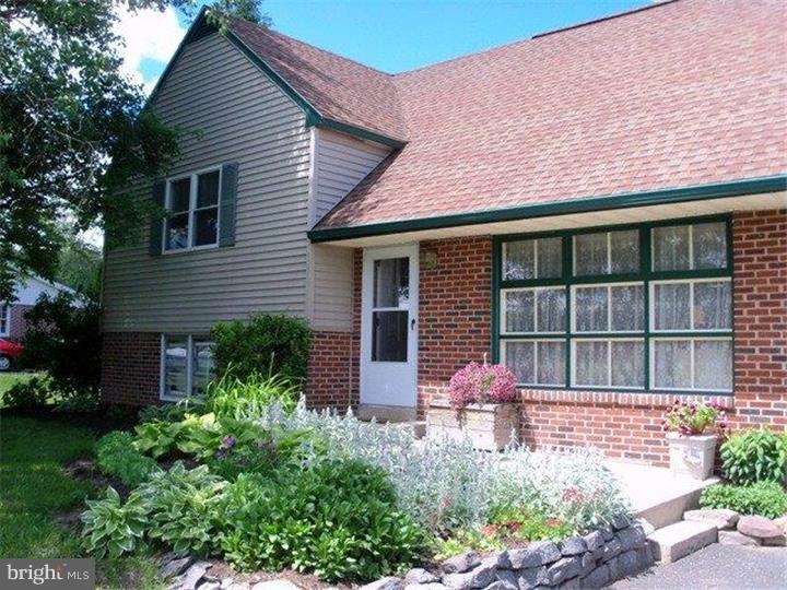 2445 County Line Road Telford, PA 18969 - Photo 2 of 11 Exterior