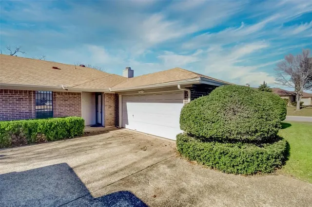 $1,500 | 4523 Tall Meadow Lane, Fort Worth, TX 76133