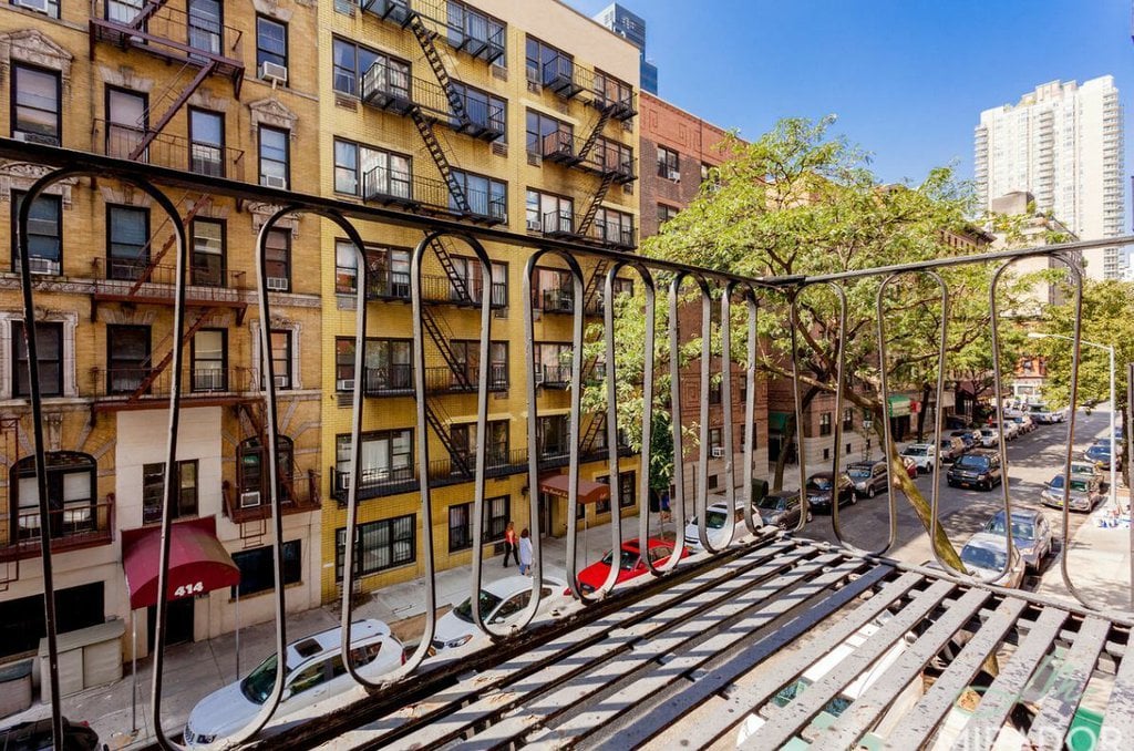 425 East 74th Street, Unit 2B Manhattan, NY 10021 - Photo 4 of 4
