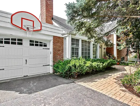 $4,250 | 3207 Illinois Road, Wilmette, IL 60091
