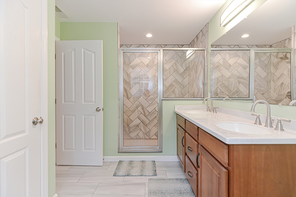 94 Snow Road Haverhill, MA 01832 - Photo 17 of 38 Gallery Image 17