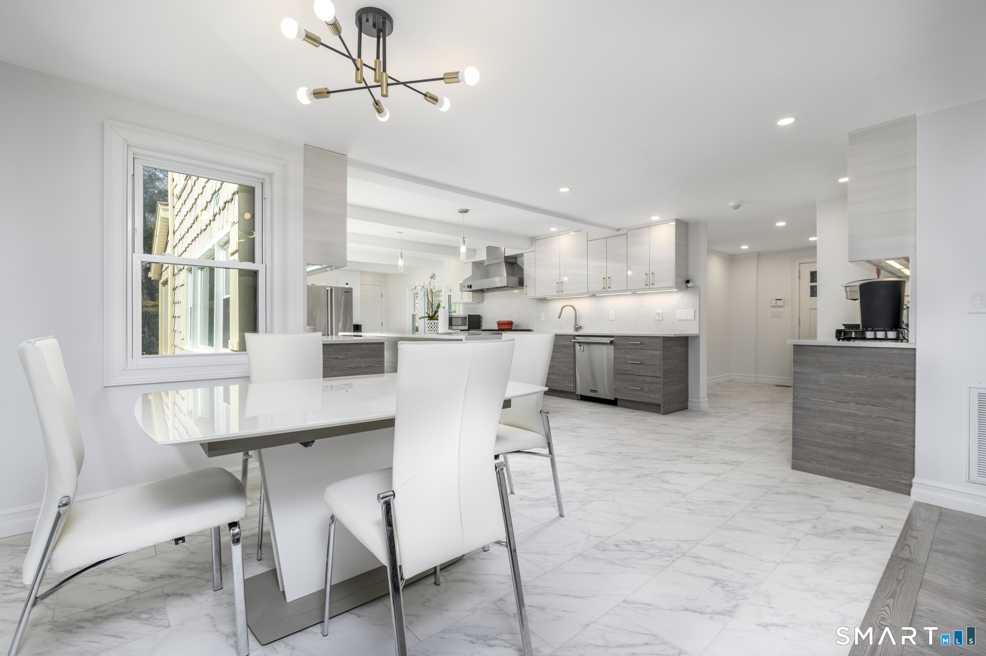 414 Riversville Road Greenwich, CT 06831 - Photo 10 of 22 Gallery Image 10